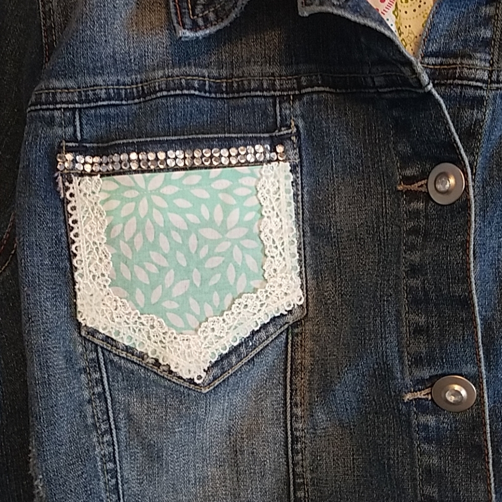 Redesigned denim jacket - Picture 4 of 7